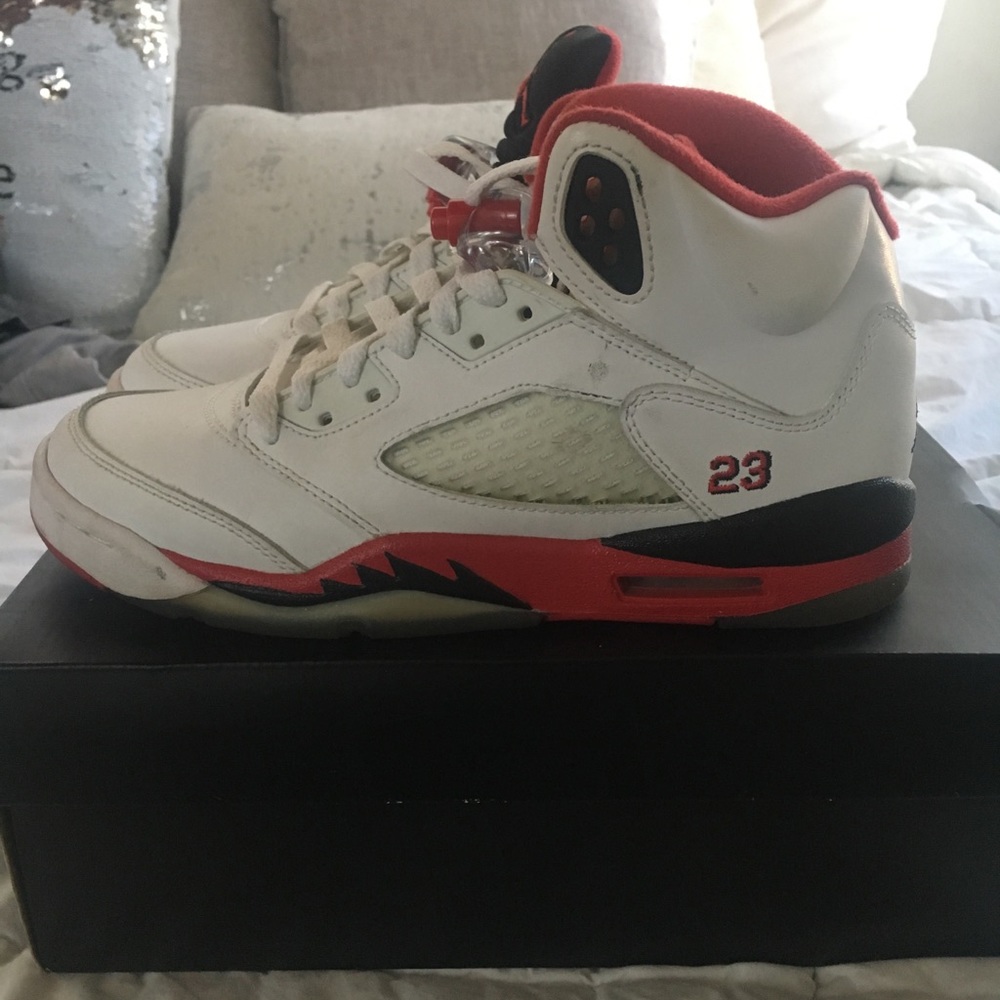 Jordan Fire Red 5 (2013) 5Y/ 6.5 Women